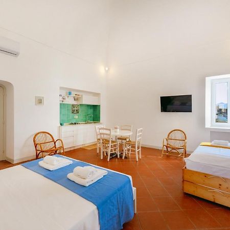 Torretta Corricella- Punta Serra Procida Kültér fotó