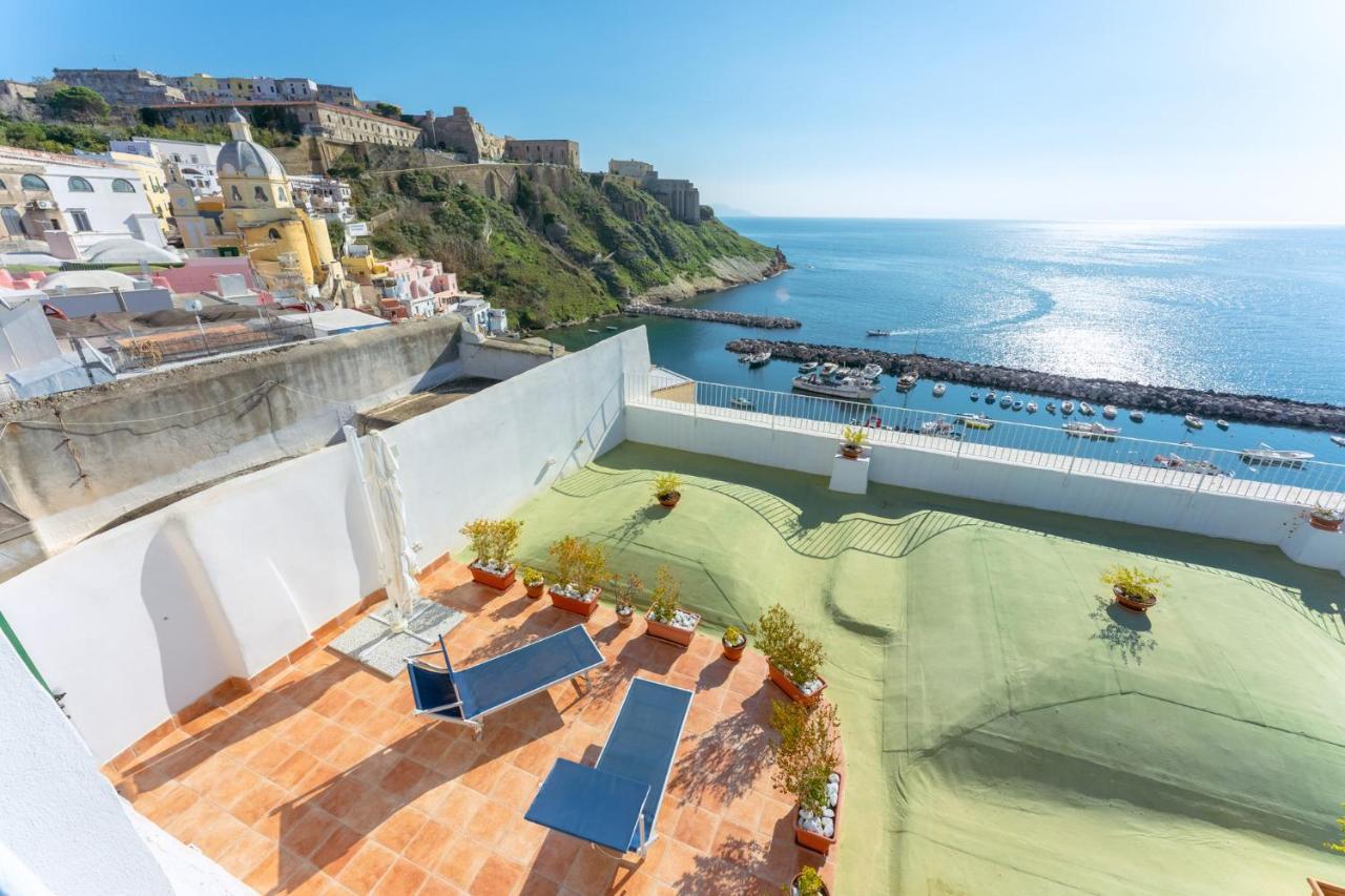 Torretta Corricella- Punta Serra Procida Kültér fotó